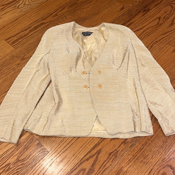 Giorgio Armani Woman’s Tan Jacket - Picture 1 of 6